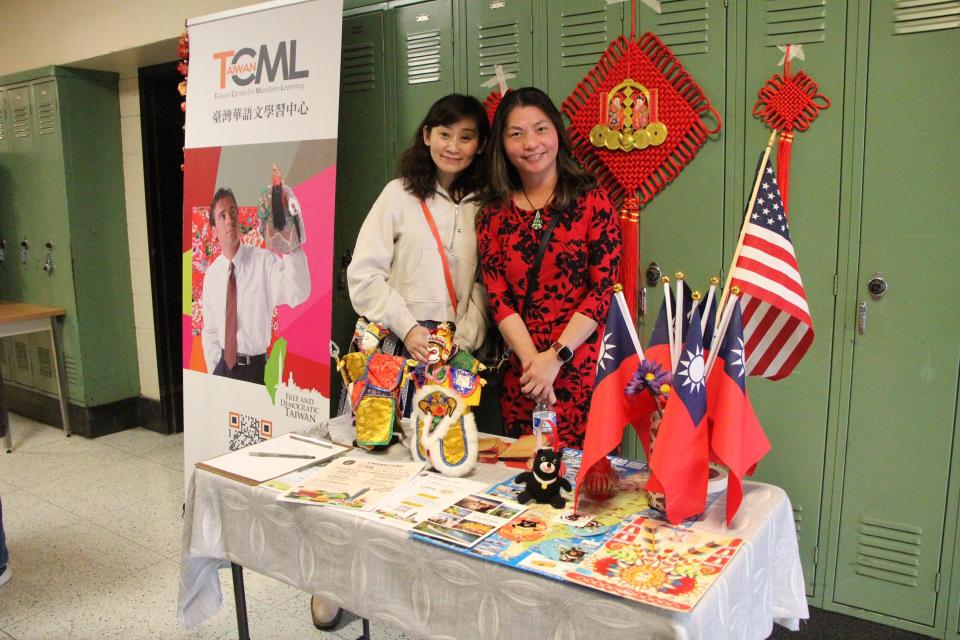 The Taiwan Center for Mandarin Learning, part of the Bergen Chinese School in Tenafly, will have its grand opening on March 26. The center's staff include Registrar Chloe Wen (left) and teacher Lisa Chao.
(Photo: Taiwan Center for Mandarin Learning)