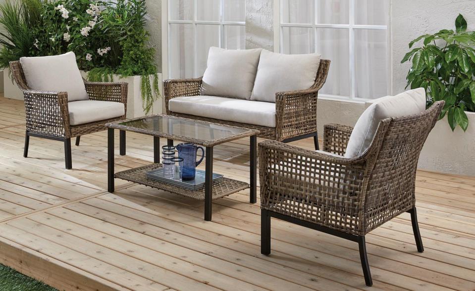 Hometrends Belmont Conversation Set. Image via Walmart.