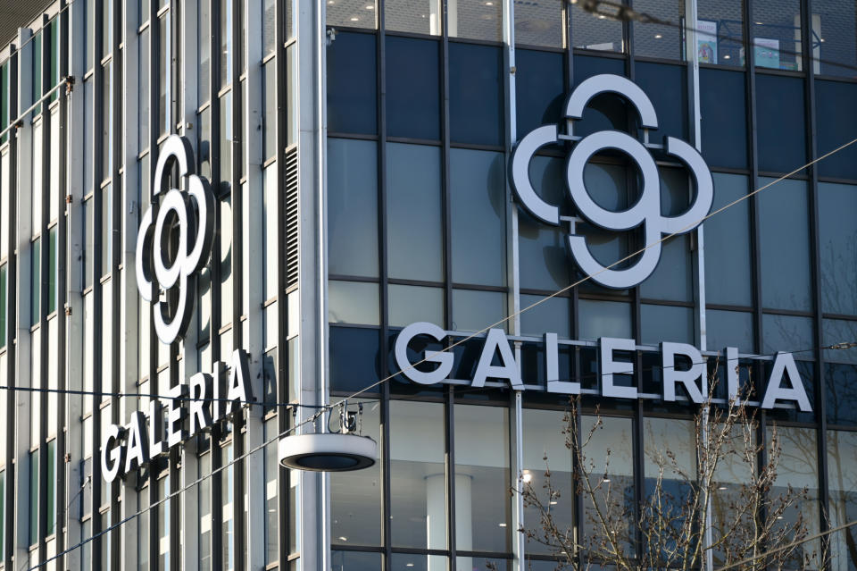 Der finanziell angeschlagene Warenhauskonzern Galeria Karstadt Kaufhof schließt 16 seiner 92 Filialen zum 31. August dieses Jahres. Das gab Insolvenzverwalter Stefan Denkhaus nun bekannt. - Copyright: picture alliance/dpa | Uwe Zucchi