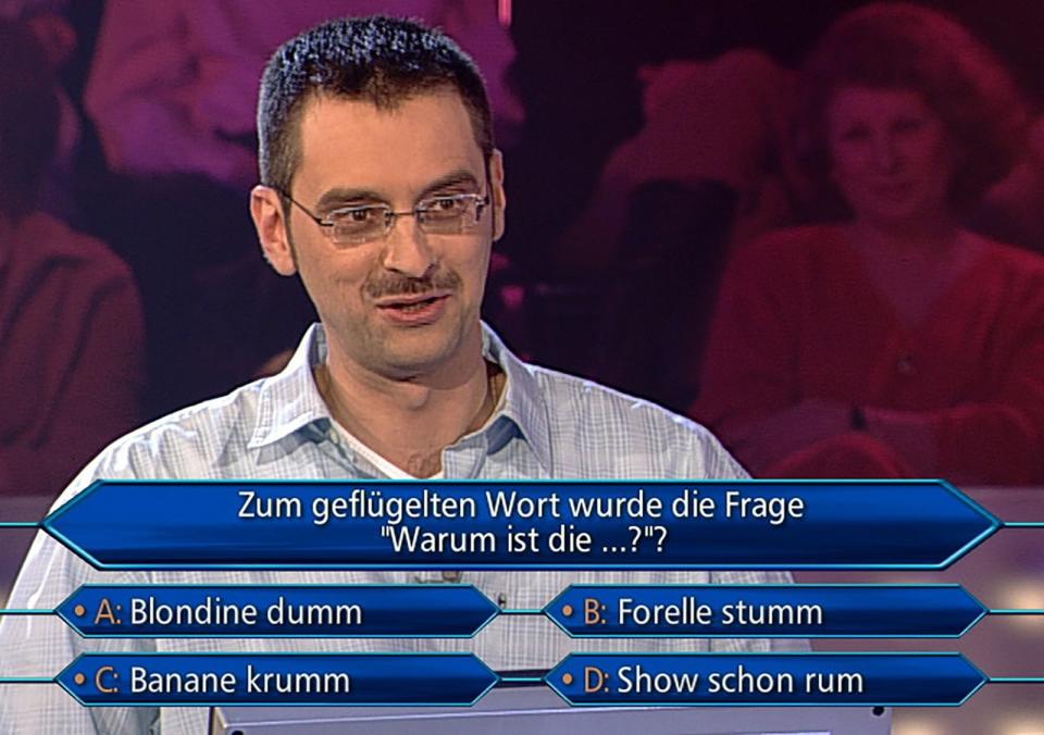 <p>Sascha Pendo geriet schon bei Frage eins ins Schwitzen: Beim geflügelten Wort "Warum ist die ...?" A: Blondine dumm, B: Forelle stumm, C: Banane krumm, D: Show schon rum musste der Diplomingenieur das Publikum um Hilfe bitten. Die Zuschauer rieten ihm zu C - um dann mitanzusehen, wie er an der achten Frage scheiterte und auf 500 Euro zurückfiel. (Bild: MG RTL D)</p> 