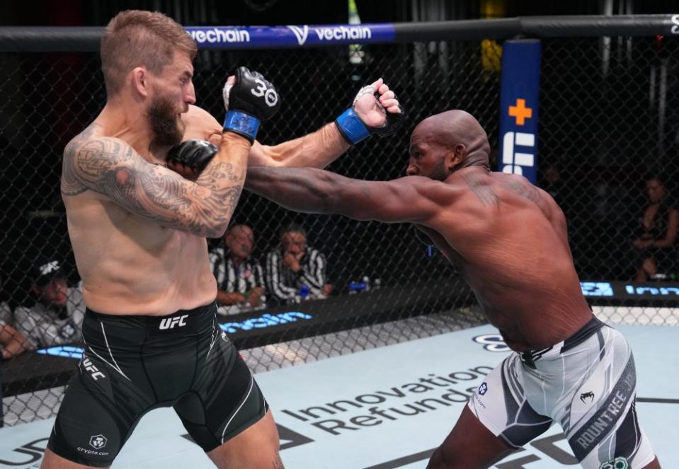 LAS VEGAS, NEVADA – AUGUST 12: (R-L) Khalil Rountree Jr. punches Chris Daukaus in a light heavyweight fight during the UFC Fight Night event at UFC APEX on August 12, 2023 in Las Vegas, Nevada. (Photo by Al Powers/Zuffa LLC via Getty Images)