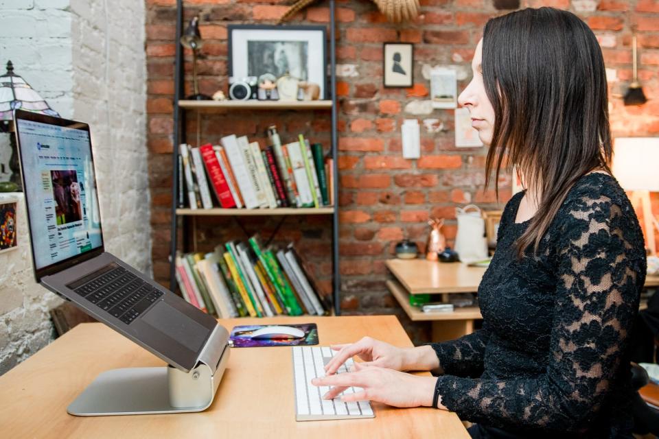 Laptop stands