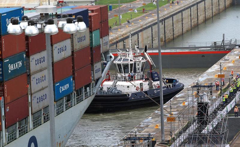 Por el Canal panameño, cuyos principales usuarios son Estados Unidos, China y Chile, pasa actualmente el 5% del comercio marítimo mundial, sobre todo entre el país norteamericano y Asia. Foto: EFE