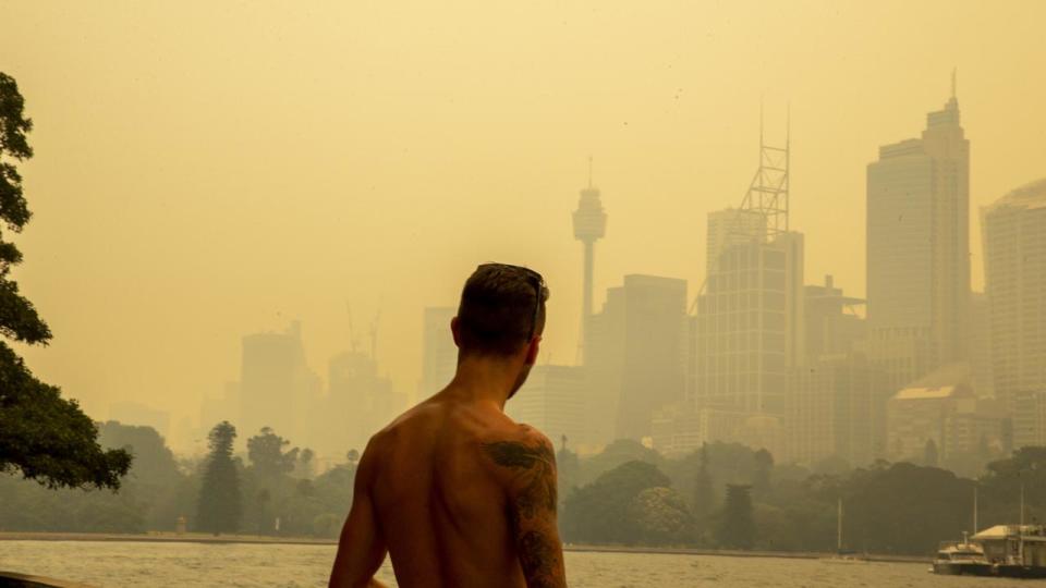 Smoke Haze Blankets Sydney As Bushfires Continue To Burn Across NSW