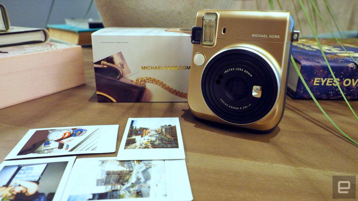hemel opslag Conventie Fujifilm and Michael Kors made a fashionable instant camera | Engadget