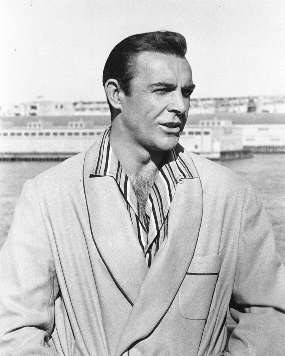 Sean Connery en una foto de archivo de 1964. Connery, el actor escocés considerado por muchos como el mejor James Bond, falleció. Tenía 90 años. (AP Foto, Archivo)