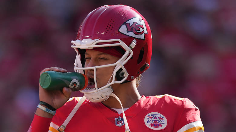 Patrick Mahomes drinking Gatorade