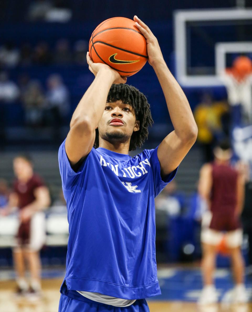 Kentucky player Shaedon Sharpe warms up before the game against Mississippi State January 25, 2022.