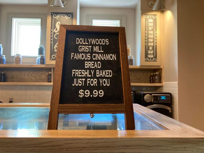 A sign advertising cinnamon bread at the Dollywood DreamMore Resort.