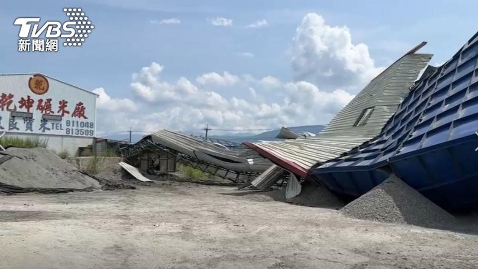 關山碾米廠烘乾機震垮，砂石廠設備倒。（圖／TVBS）