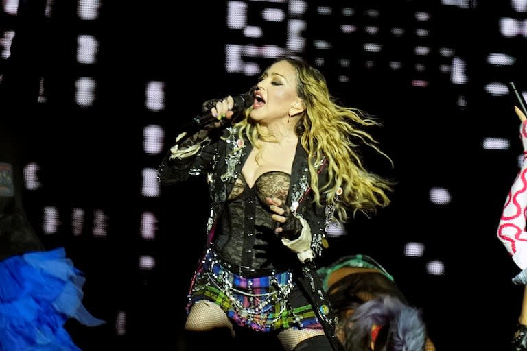 Un fan demanda a Madonna por considerar su show demasiado “pornográfico”: “Me vi obligado a ver mujeres en topless”