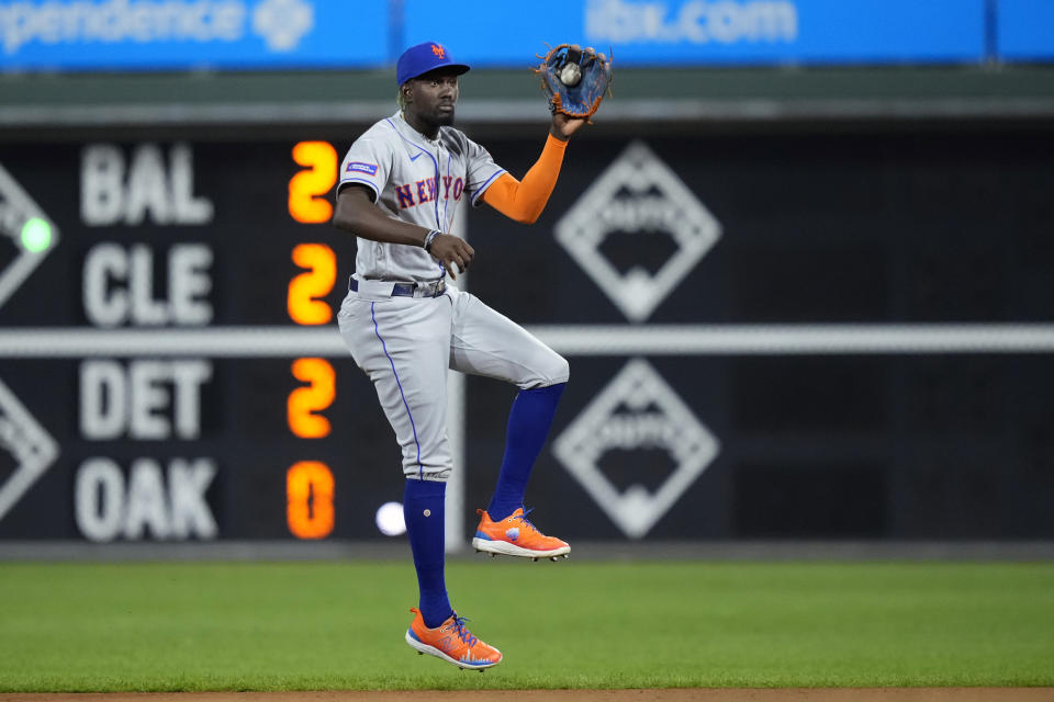 New York Mets second baseman Ronny Mauricio catches a line out by Philadelphia Phillies' Nick Castellanos during the eighth inning of a baseball game, Thursday, Sept. 21, 2023, in Philadelphia. (AP Photo/Matt Slocum)