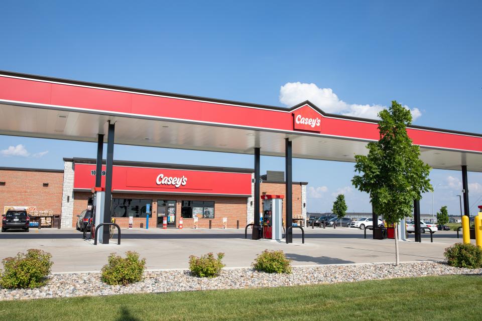 Casey's General Stores will purchase 38 Pilot convenience stores in Knoxville from the Haslam family, the company announced Sept. 28. It will be the first time Casey's has entered the Knoxville market.