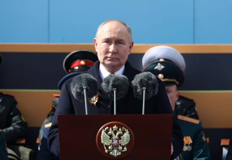 Le président russe Vladimir Poutine lors d'un discours à l'occasion du 79e anniversaire de la victoire de l'Union soviétique sur l'Allemagne nazie, le 9 mai 2024 à Moscou (Mikhail KLIMENTYEV)