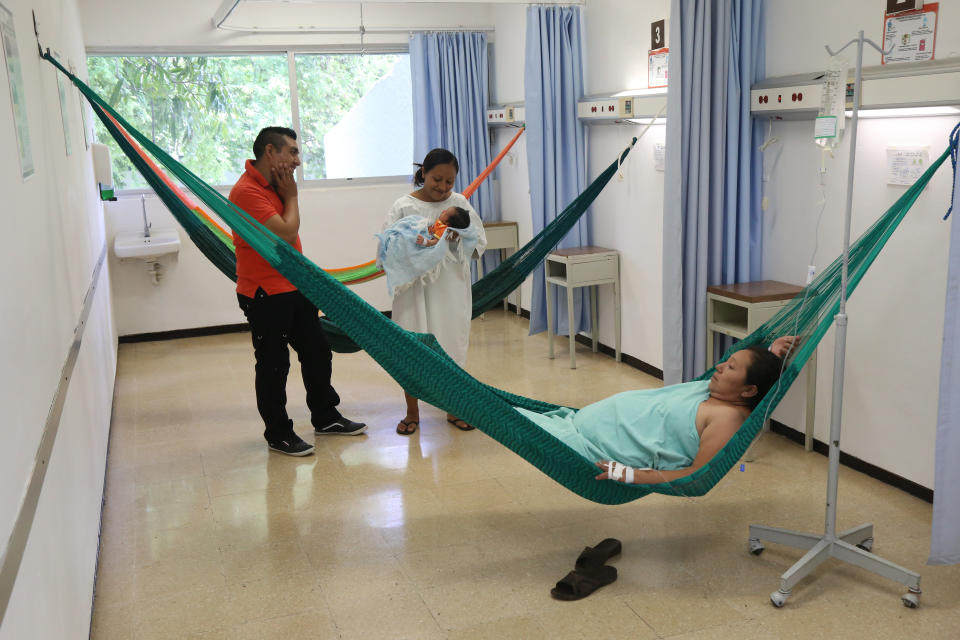 El hospital de México que cambió las camas por hamacas