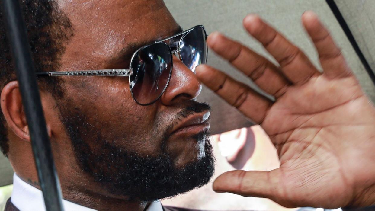 R. Kelly droht bei einer Verurteilung möglicherweise lebenslange Haft.