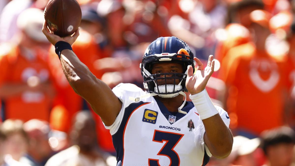 CBS Sports] Broncos' Sean Payton suggests Russell Wilson might soon need a  wristband for play calls: We 'gotta change' : r/nfl