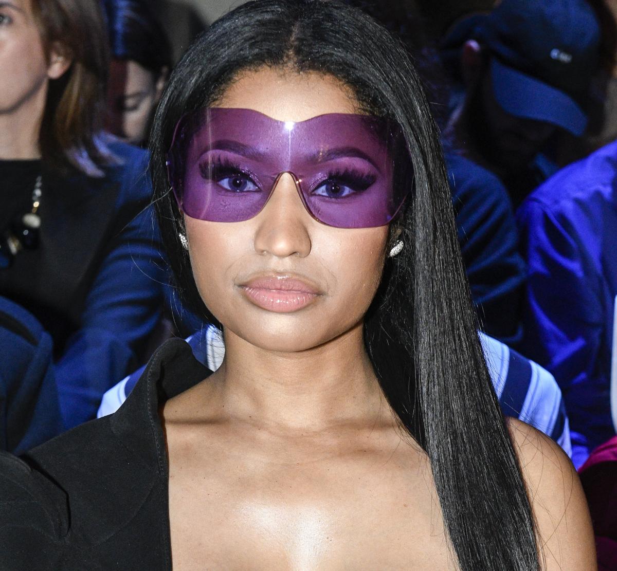 Nicki Minaj pulled a Lil' Kim and hit Fashion Week with one boob