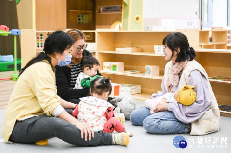 平鎮一號親子館讓桃園的家長跟孩子能在充滿溫暖、想像力及多元性的空間中一起探索成長。