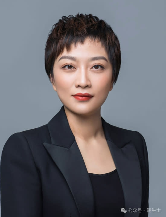 Qu Jing, a vice president at Baidu, was fired after a series of viral social media videos showed her bashing a subordinate for not wanting to work weekends. Baidu