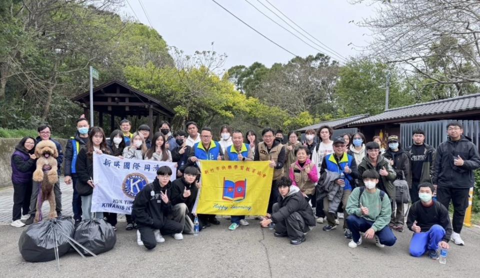 藉由服務學習志工體驗讓受幫助學生藉由服務學習回饋社會。（圖/記者林照東攝）