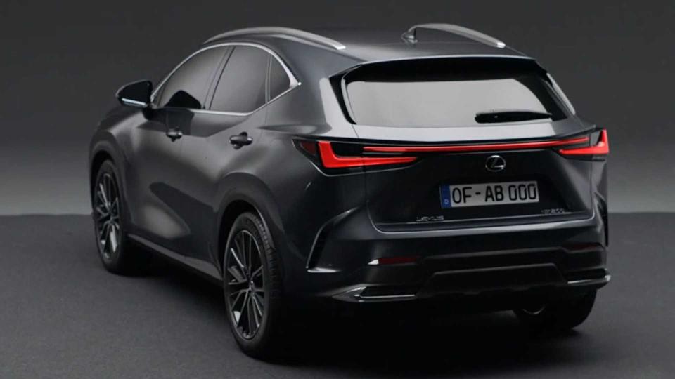 2022-lexus-nx-screenshot-from-leaked-official-video (2).jpg