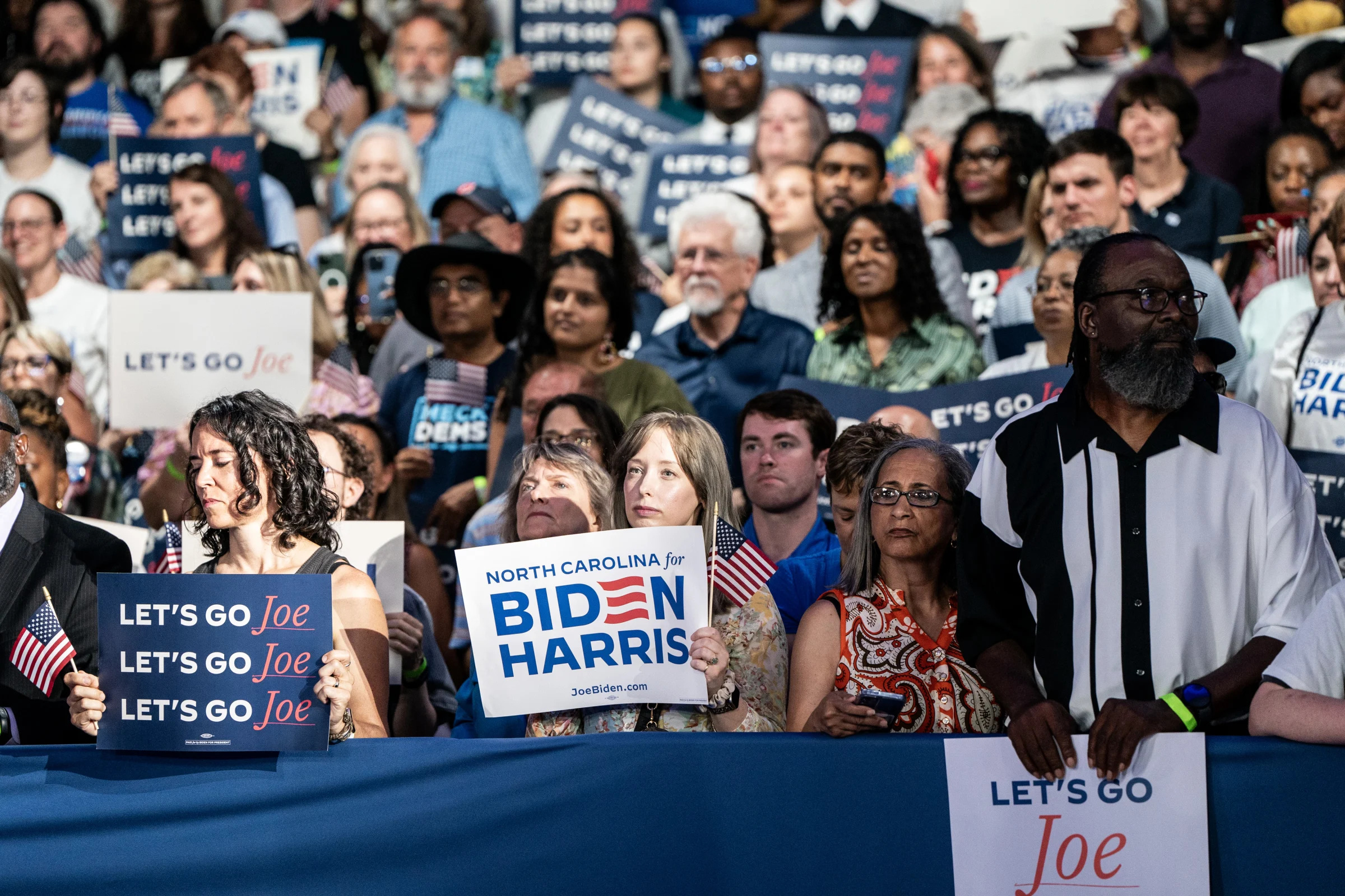 Biden Informa a sus Aliados que Sabe que Tiene Solo Días para Salvar su Candidatura