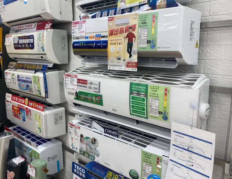 ▲「臺中購節電」4月登場，凡選購具「節電標章」及「能源效率分級標示1級」之電器產品，就有機會抽中iphone 14等總值十萬元好禮。（圖／市府提供）