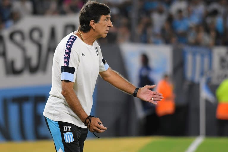 Gustavo Costas perdió un poco el rumbo de Racing; el DT debe reencontrarse con el equipo