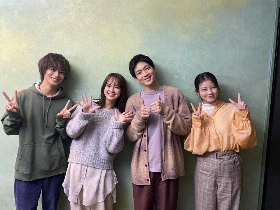 《至愛之花》神尾楓珠（左起）、多部未華子、松下洸平、今田美櫻昨在記者會上分享拍攝趣事。（翻攝自官方Twitter）