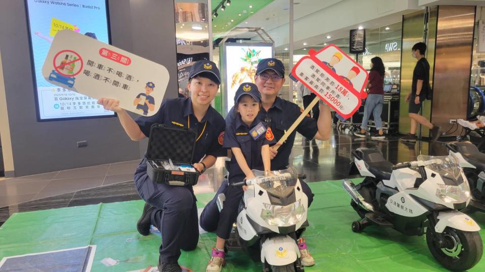 「小小警消體驗營」活動花絮。(圖/記者謝榮浤翻攝)