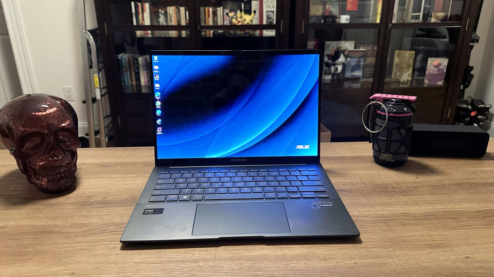 Asus Zenbook 14 OLED (Q425M)