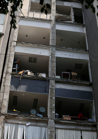 A damaged building is seen after an earthquake in Mexico City, Mexico September 19, 2017. REUTERS/Claudia Daut