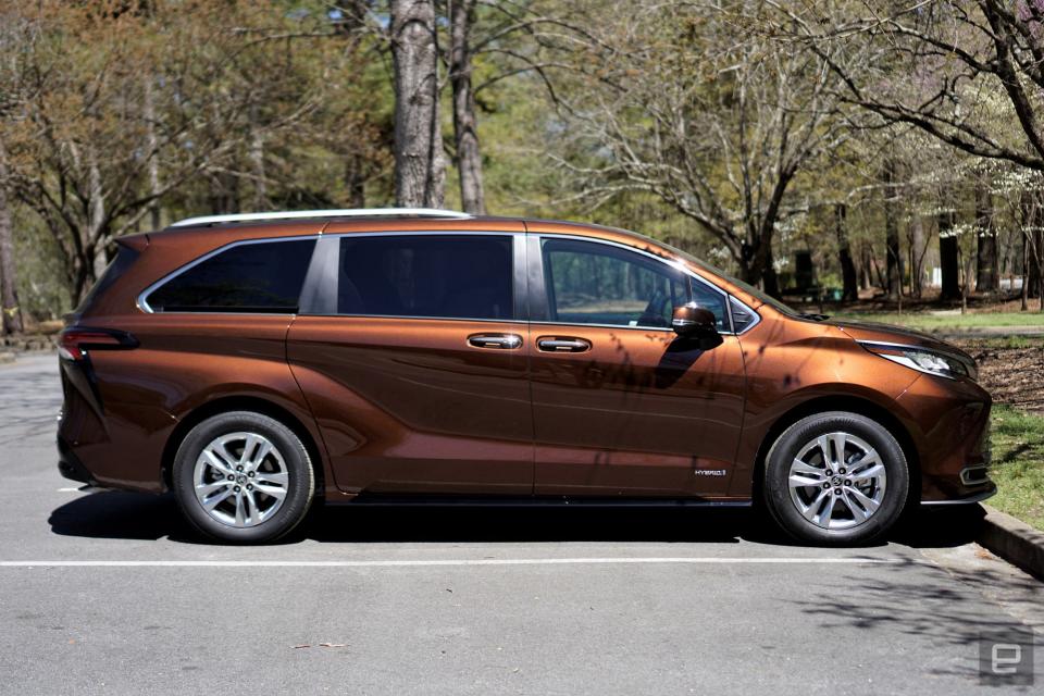 <p>Toyota Sienna 2021</p>
