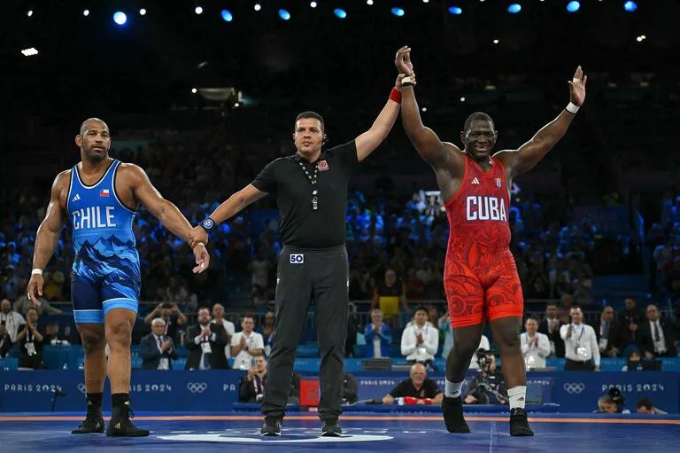 Mijaín López se convirtió en el primer atleta olímpico capaz de ganar cinco medallas de oro en cinco juegos consecutivos; se retira a los 41 años