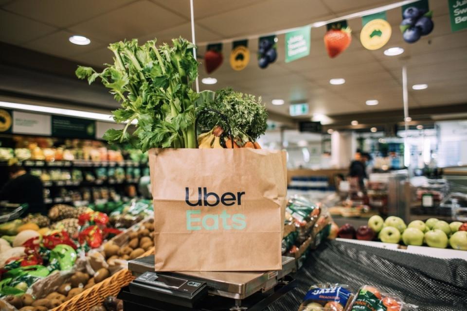 Uber Eats擴大生鮮外送服務，讓店家透過「智慧揀貨」功能更快、正確挑選貨品