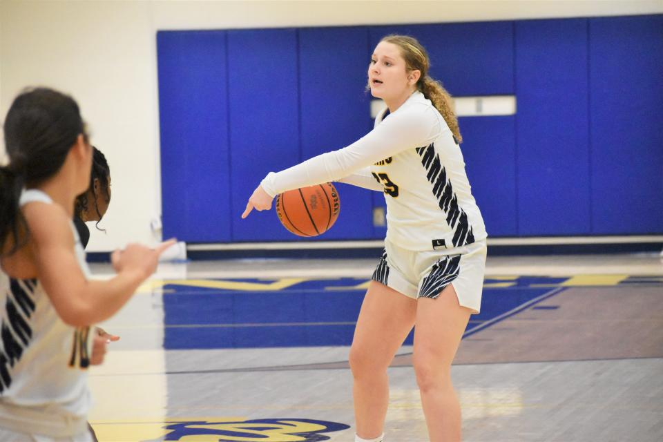 Mooresville's Rachel Harshman directs the Pioneers' offense during their matchup with Avon on Dec. 6, 2022.