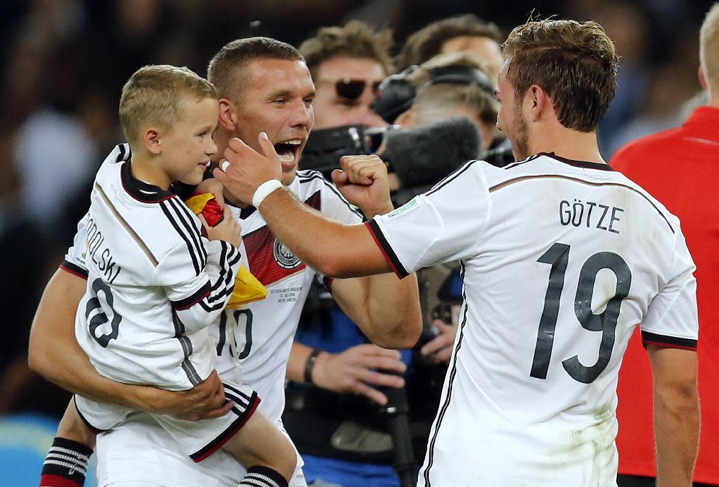 Lukas Podolski takes world-class selfies, saves penalties against his ...