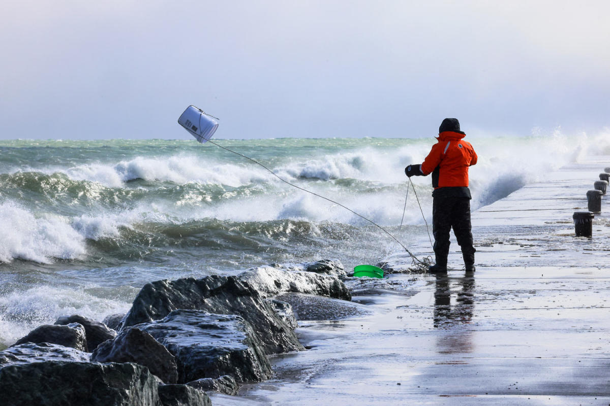 A lack of ice is reshaping winter life around the Great Lakes