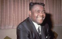 <p>Fats Domino war schon da, bevor der Rock'n'Roll die Musikwelt eroberte, und er verschwand auch nicht wieder, als der erste große Hype nachließ. In den folgenden Jahrzehnten landete Fats Domino mit seinen Songs regelmäßig in den internationalen Charts, als Live-Performer wurde er bis zuletzt gefeiert. 2017 starb er im Alter von 89 Jahren. (Bild: Keystone/Getty Images)</p> 