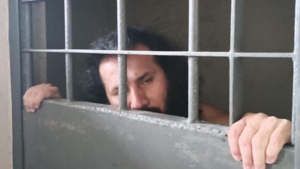 厄瓜多頭號黑幫頭目「馬西亞士」驚傳越獄，厄瓜多為了抓捕他，宣佈全國進入緊急狀態。