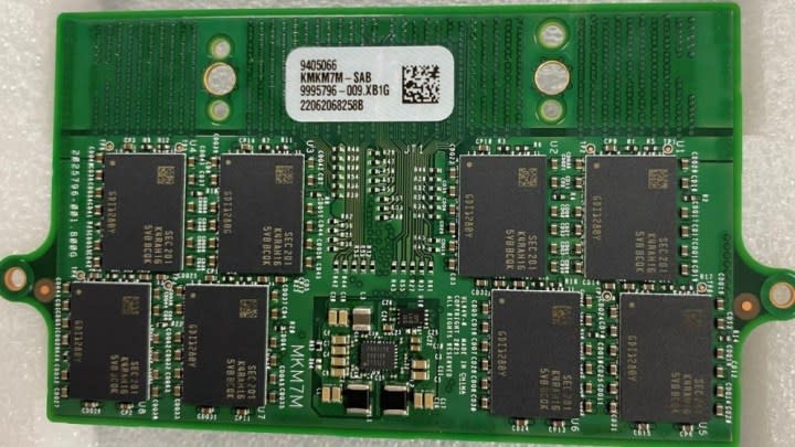 Dell's CAMM laptop RAM module.