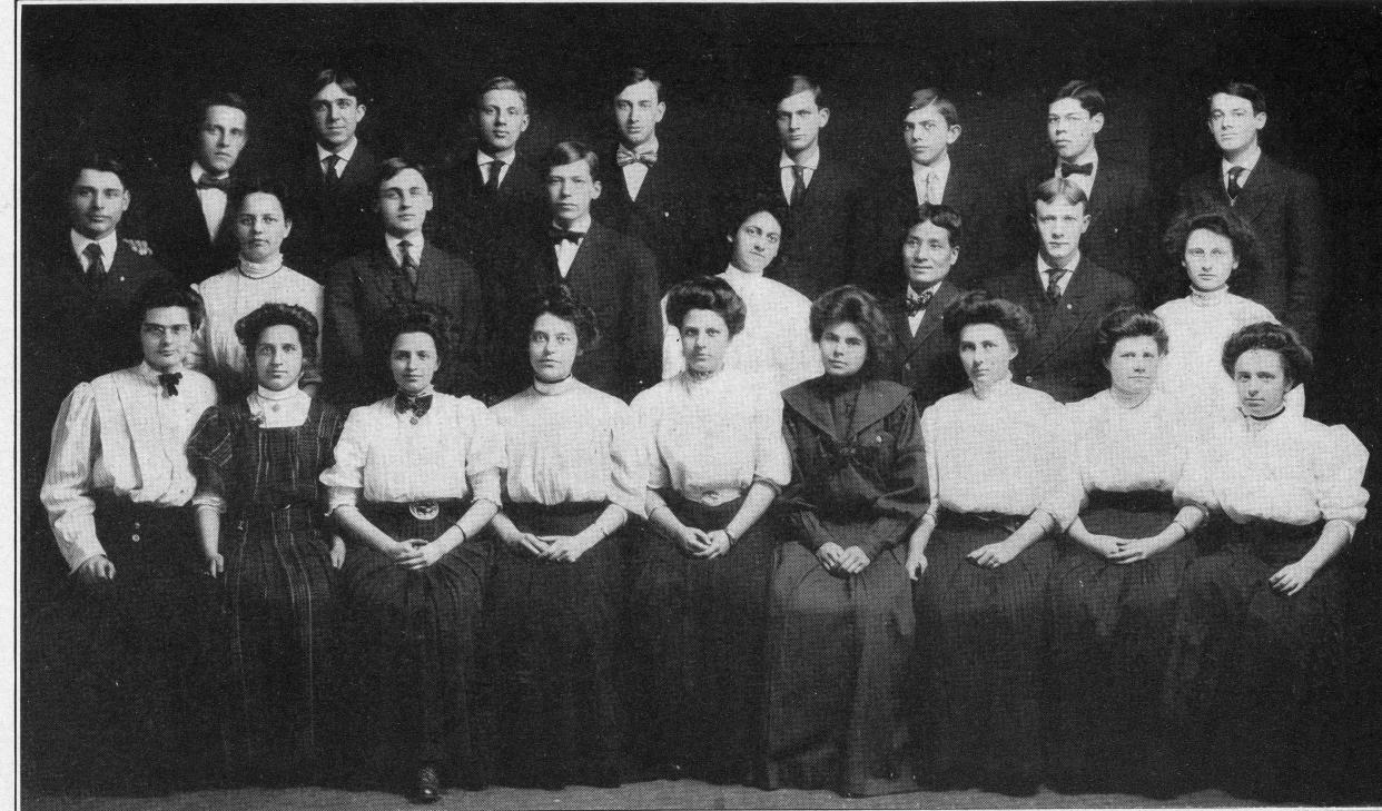 Japanese student Iwahiko Tsumanuma appears in a 1908 class portrait with Buchtel College students in the Tel-Buch yearbook. He is in the middle row, third from the right.