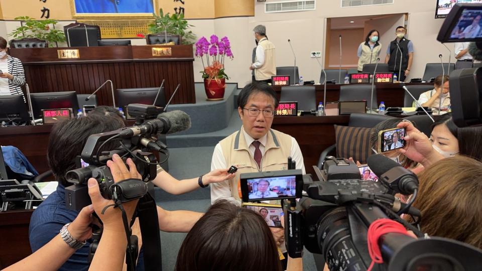 台南市長黃偉哲表示，前經發局長陳凱凌離職就卸任官股董事。辛啓松攝