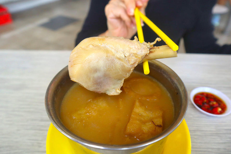 ah cheng lao huo tang - chicken drumstick