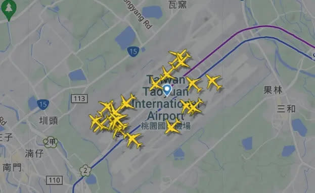 ▲桃園機場南跑道歲修封閉3天，出現大塞機。（圖／翻攝自flightradar24）