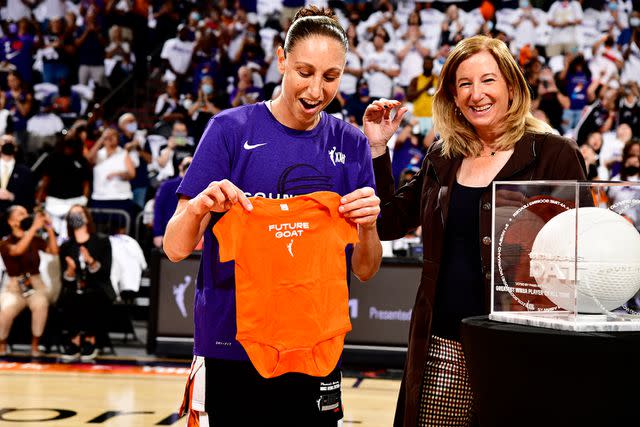 Barry Gossage/NBAE via Getty diana taurasi