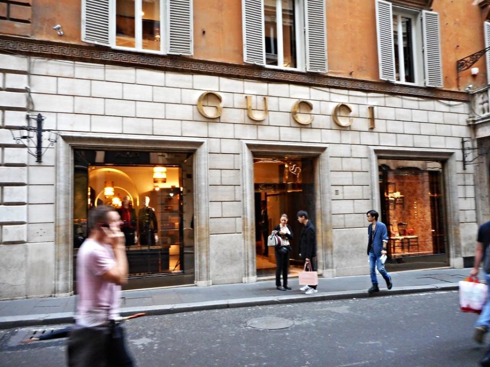 //free-images.com/display/gucci_at_via_condotti.html" target="_blank" rel="noopener noreferrer nofollow">here</a>