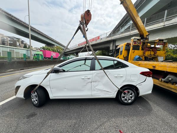 <strong>林吟蔚與家人掃墓途中在高速公路發生車禍。（圖／經紀人提供）</strong>