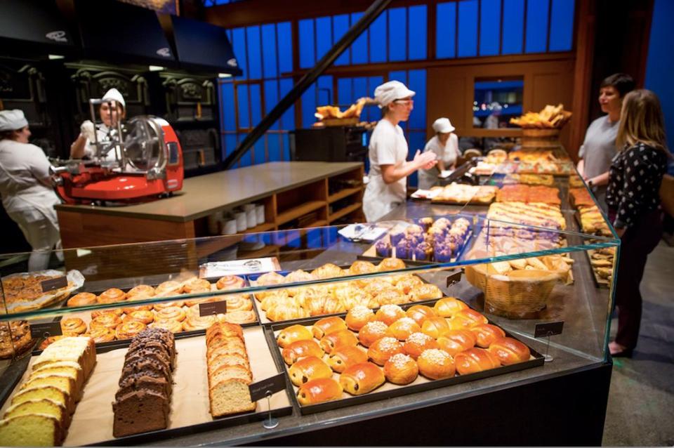 At Princi, food is baked fresh onsite in a giant central oven. (Photo: Starbucks)